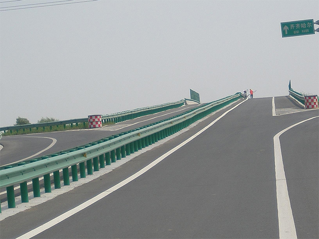 乌海高速公路护栏的材质与规格