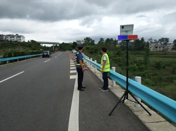 乌海高速公路钢护栏