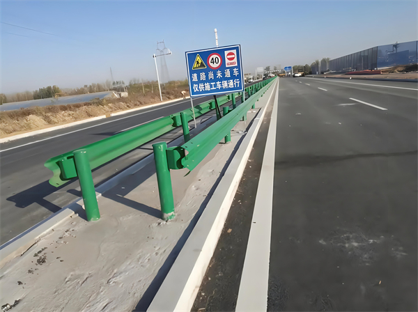 乌海公路护栏守护安全横跨多个行业的应用